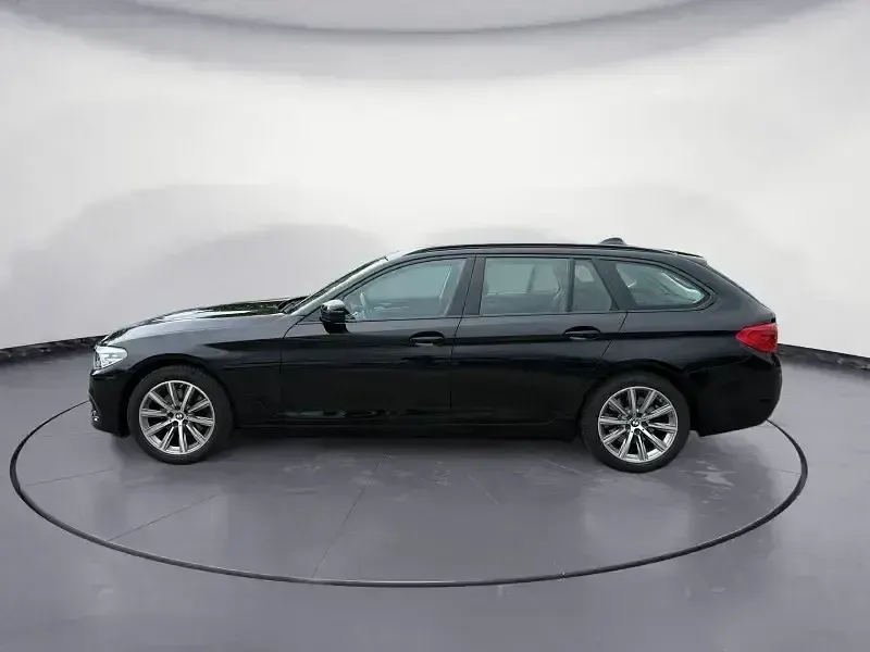 Gebraucht BMW 520 Sport Line 190 PS (139 kW) 2019 Schwarz Kombi