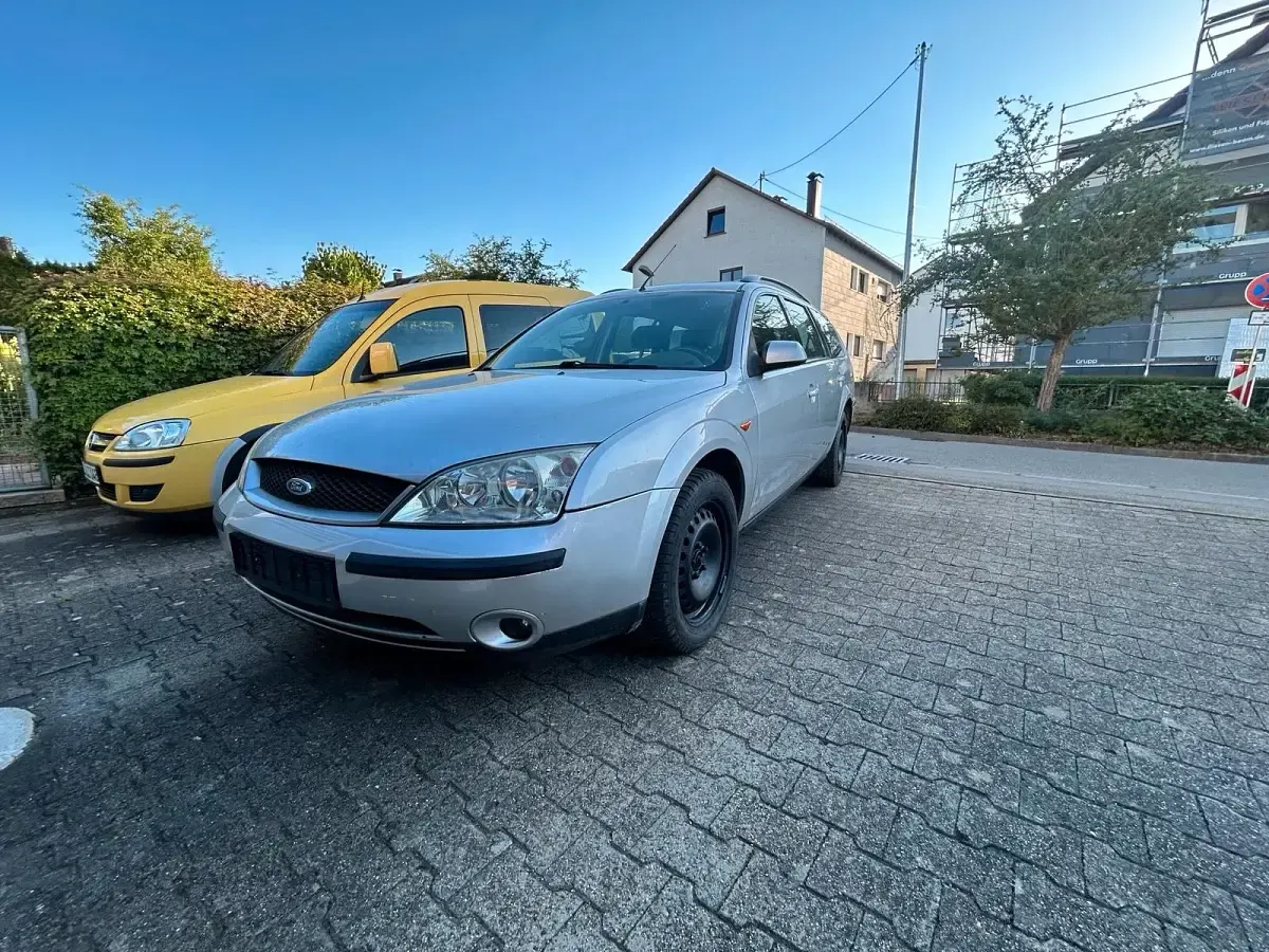 Gebraucht Ford Mondeo 145 PS (106 kW) 2002 Silber Kombi