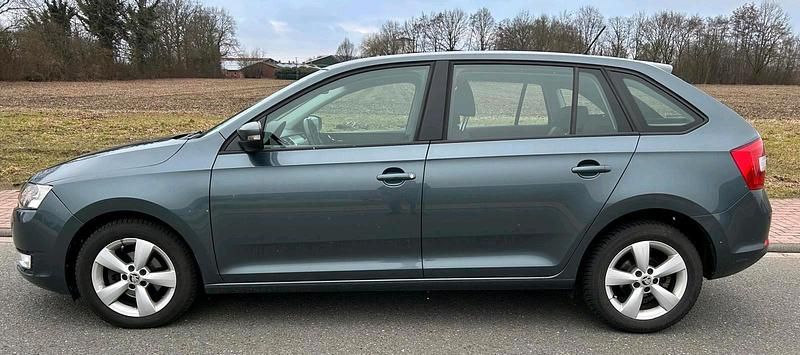 Gebraucht Skoda Rapid 90 PS (66 kW) 2016 Grau Kleinwagen
