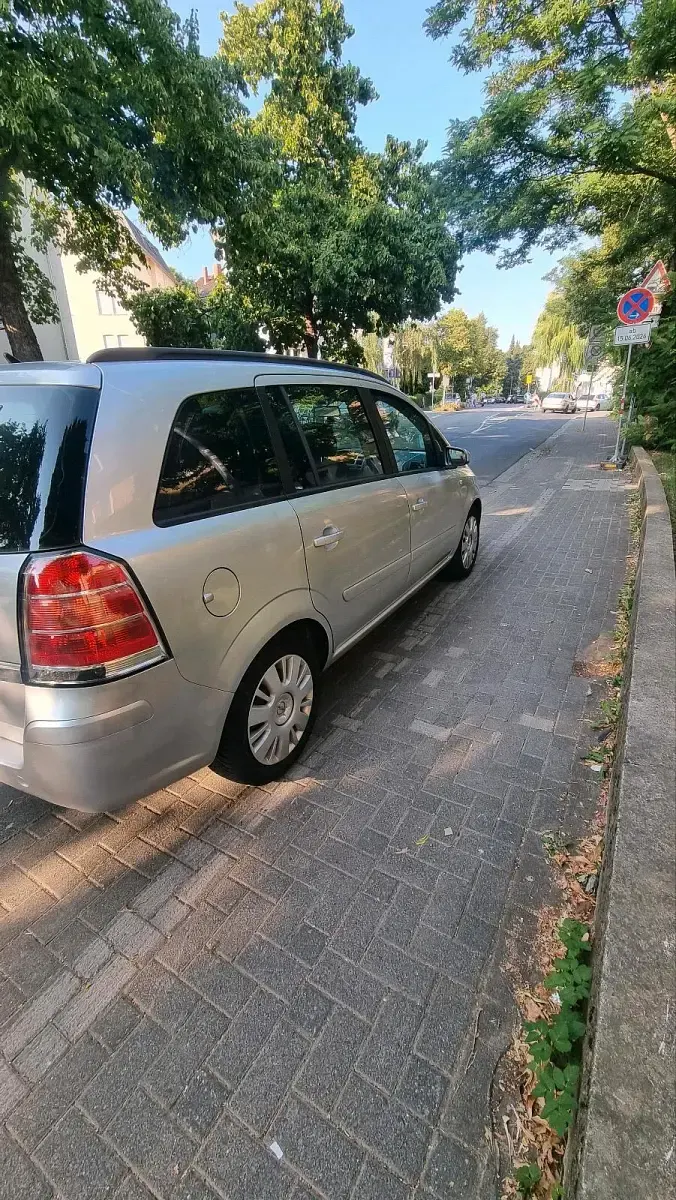 Gebraucht Opel Zafira 140 PS (102 kW) 2007 Silber Van / Kleinbus