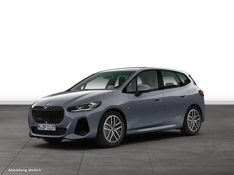 Grau Gebraucht 2025 BMW 220 Active Tourer M Sport Van / Kleinbus | 38.080 € (Teuer) - Bild 1/4