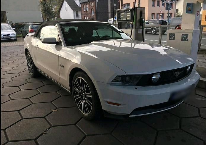 Gebraucht Ford Mustang GT 425 PS (312 kW) 2012 Weiß Cabrio
