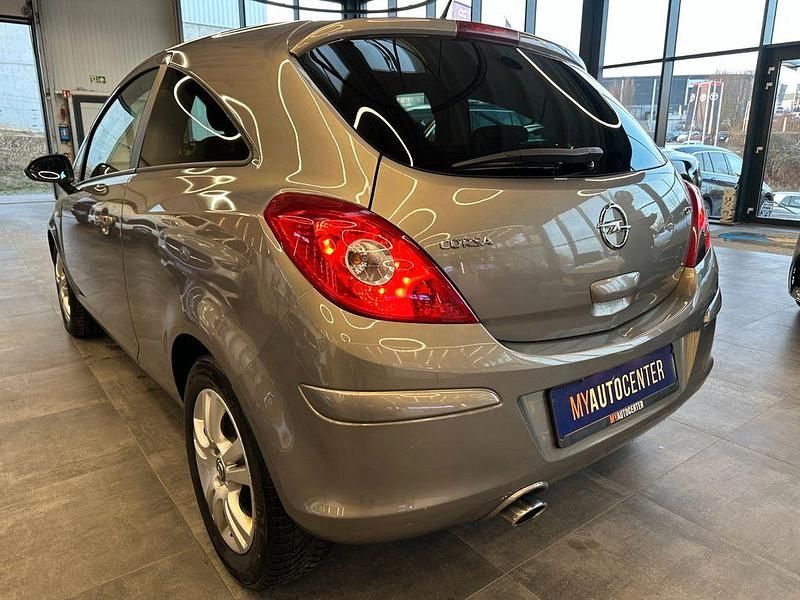 Gebraucht Opel Corsa Satellite 95 PS (69 kW) 2011 Grau Kleinwagen