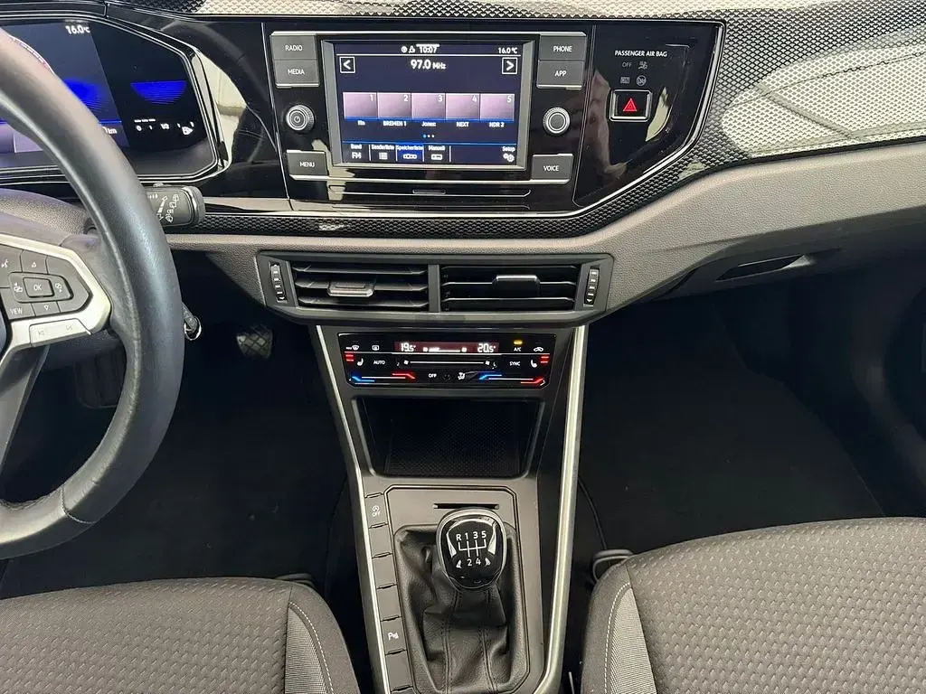 Gebraucht VW Taigo Life 95 PS (69 kW) 2022 Deep black perleffekt SUV