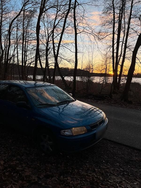 Gebraucht Mazda 323F 88 PS (64 kW) 1999 Blau Kleinwagen