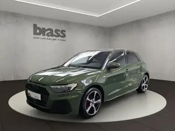 Gebraucht Audi A1 Sportback Ambiente 207 PS (152 kW) 2025 Distriktgrün metallic Kleinwagen
