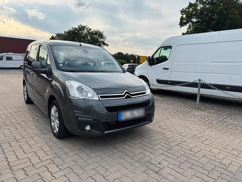 Grau Gebraucht 2015 Citroën Berlingo Van / Kleinbus | 4.990 € (Guter Preis) - Bild 1/4