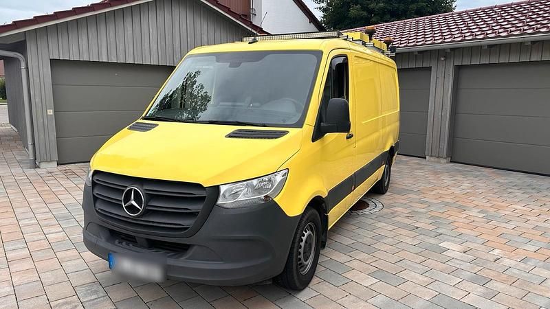 Gelb Gebraucht 2023 Mercedes Sprinter Van | 39.700 € - Bild 1/4