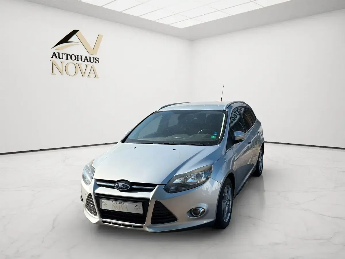 Gebraucht Ford Focus Titanium 125 PS (91 kW) 2013 Silber Kombi