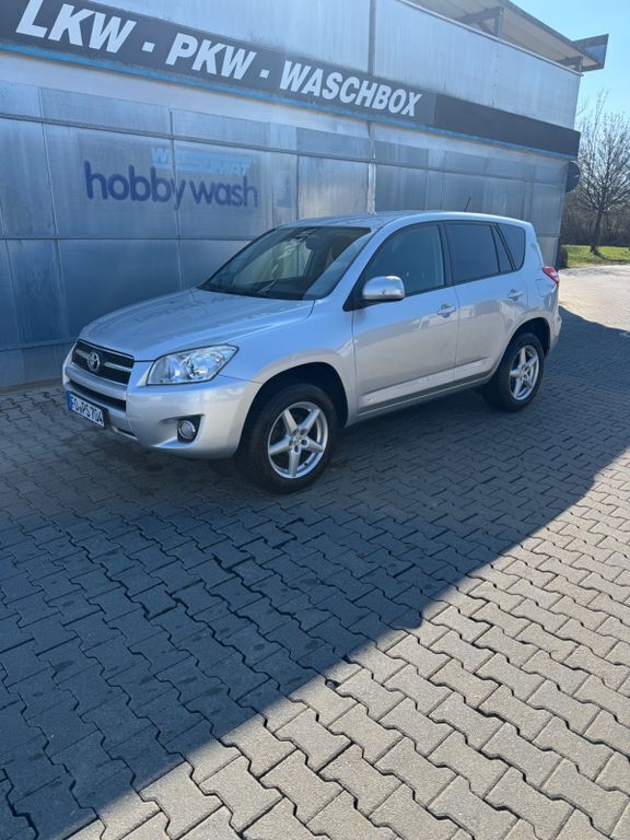 Silber Gebraucht 2009 Toyota RAV4 Sol SUV | 7.000 € (Superpreis) - Bild 1/4
