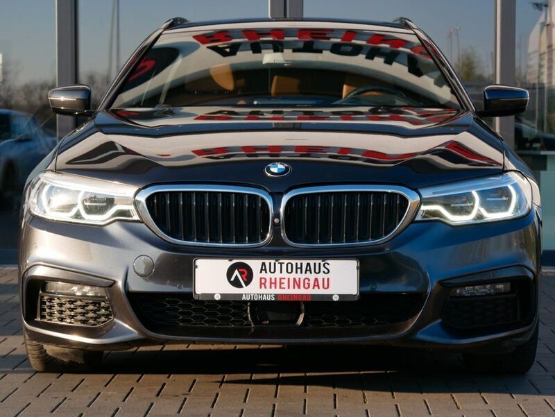 Sophistograu brillanteffekt me Gebraucht 2018 BMW 520 M Sport Kombi | 27.450 € (Teuer) - Bild 1/4