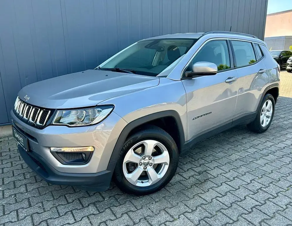 Gebraucht Jeep Compass Longitude 140 PS (102 kW) 2018 Silber SUV