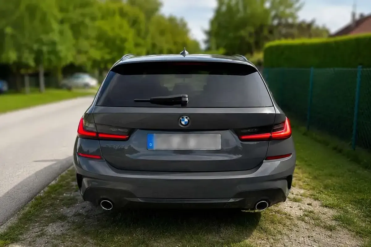 Gebraucht BMW 330 M Sport 258 PS (189 kW) 2020 Grau Kombi