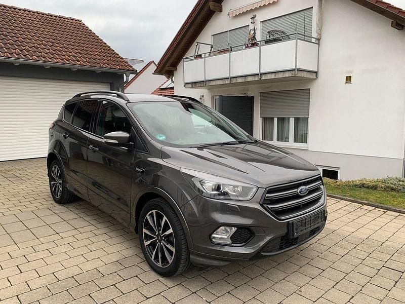 Gebraucht Ford Kuga ST-Line 179 PS (131 kW) 2019 Grau SUV