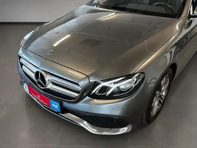 Gebraucht Mercedes E200 Avantgarde 184 PS (135 kW) 2018 Selenitgrau  metalliclack Limousine