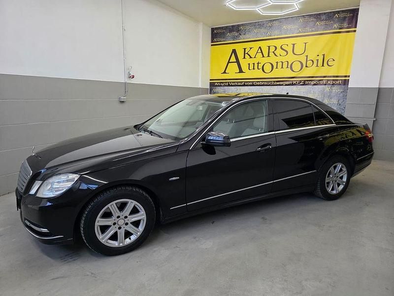 Gebraucht Mercedes E350 211 PS (155 kW) 2011 Schwarz Limousine