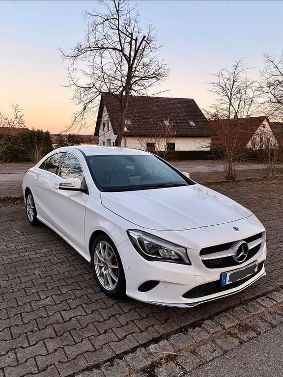 Gebraucht Mercedes CLA180 122 PS (89 kW) 2018 Weiß Limousine