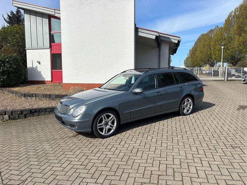 Second-hand Mercedes E200 163 CP (119 kW) 2006 Gri Break