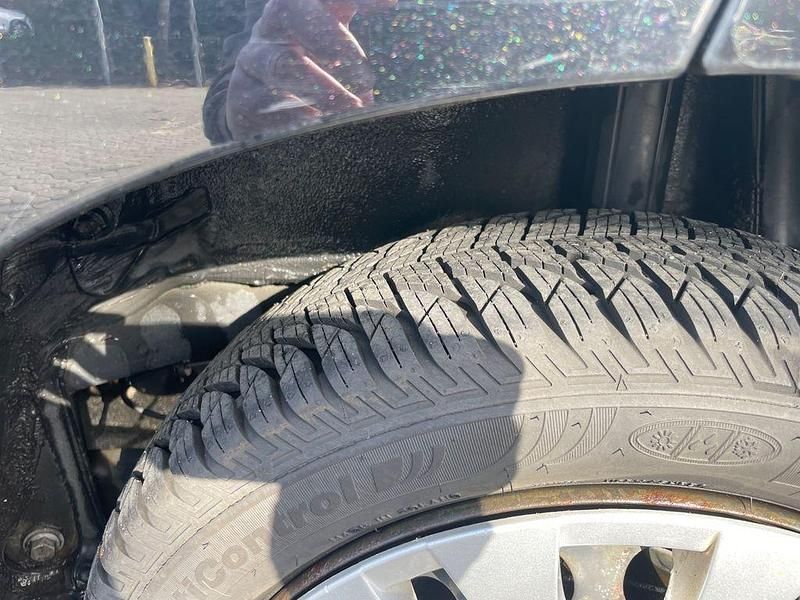 Gebraucht Citroën C1 Attraction 68 PS (50 kW) 2013 Schwarz Kleinwagen