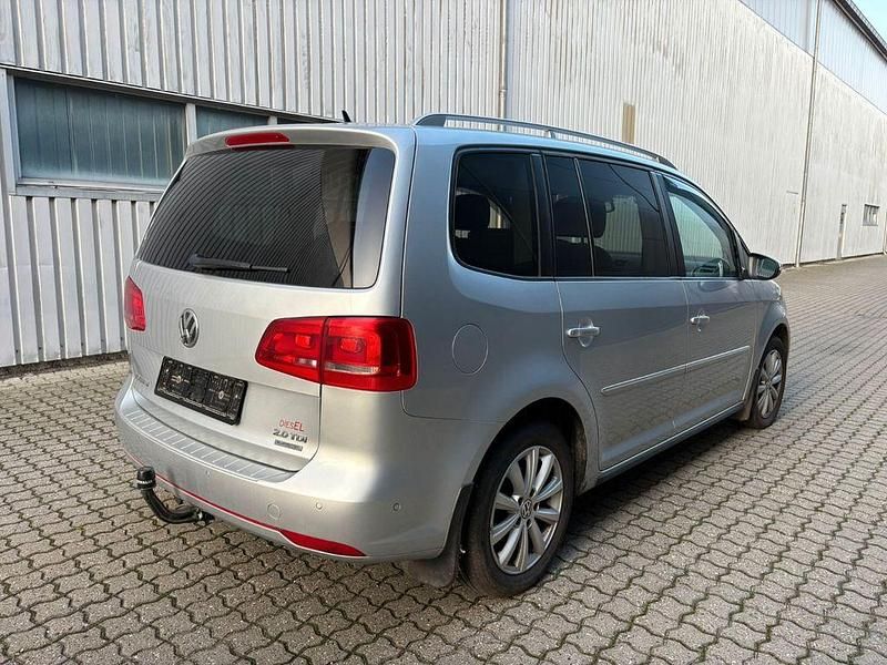 Gebraucht VW Touran Highline 140 PS (102 kW) 2015 Silber Van / Kleinbus