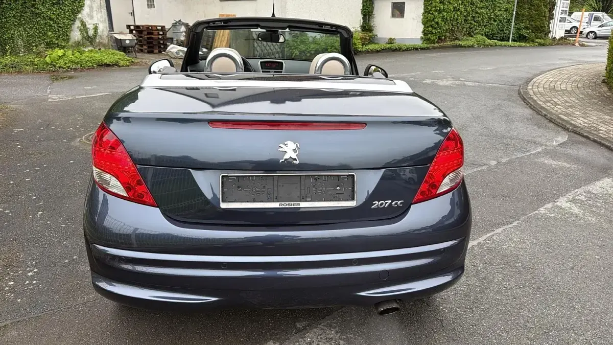 Gebraucht Peugeot 207 CC 156 PS (114 kW) 2012 Blau Cabrio