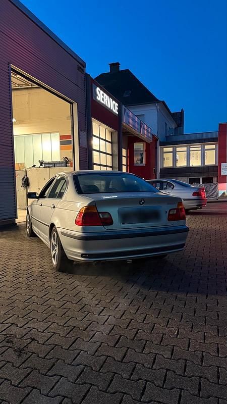 Gebraucht BMW 328 193 PS (141 kW) 2000 Silber Limousine
