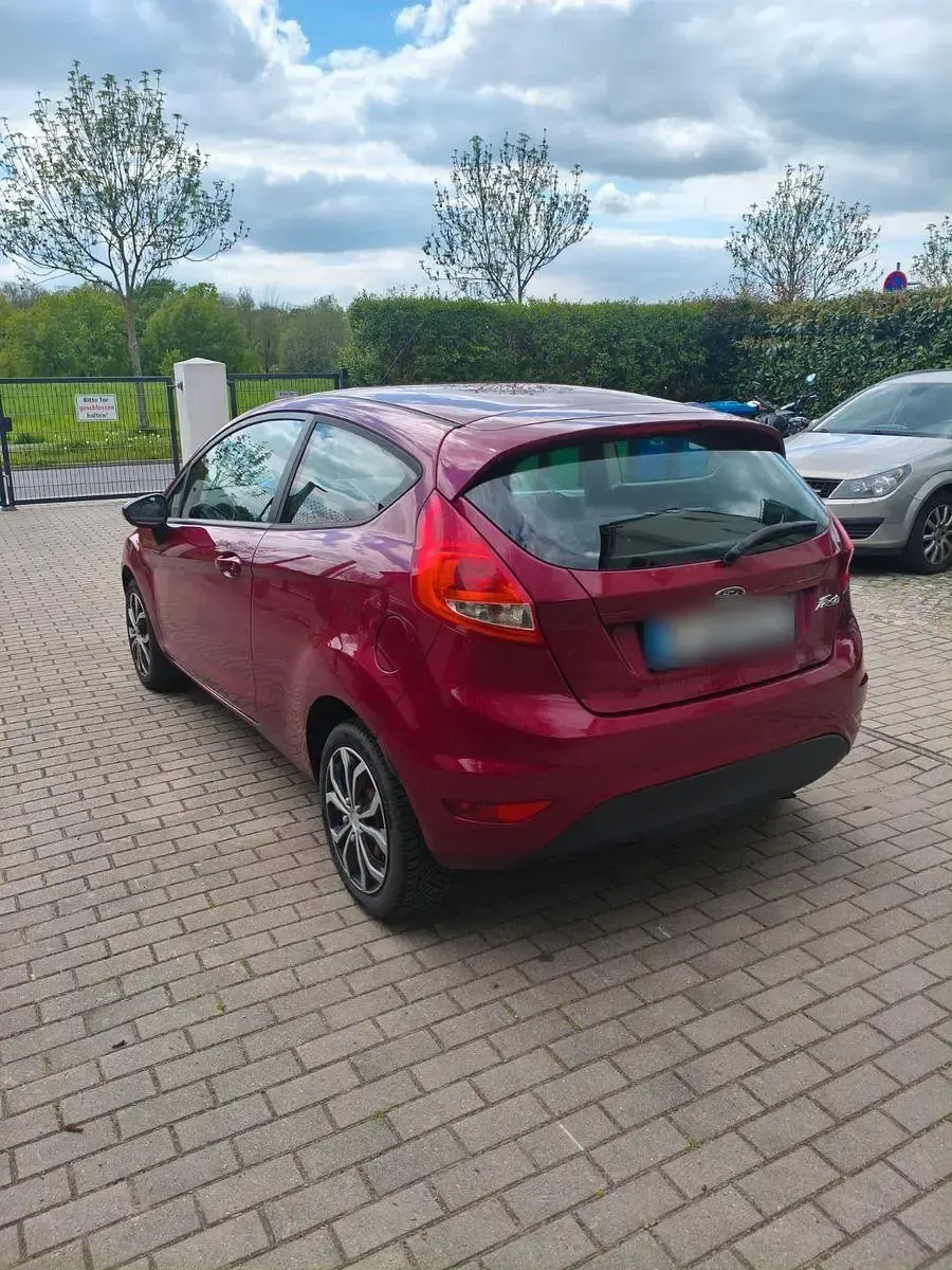 Gebraucht Ford Fiesta 60 PS (44 kW) 2008 Rot Kleinwagen