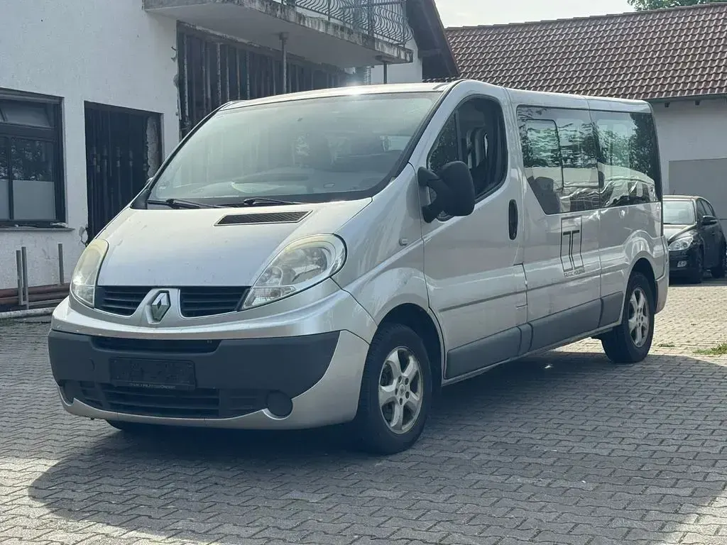 Second-hand Renault Trafic Expression 90 CP (66 kW) 2014 Argintiu Monovolum
