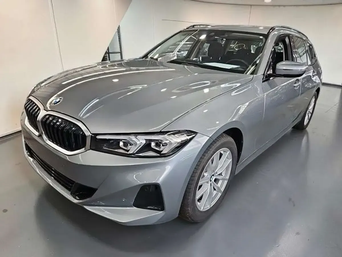 Gebraucht BMW 320 Shadowline 255 PS (187 kW) 2024 Grau Limousine