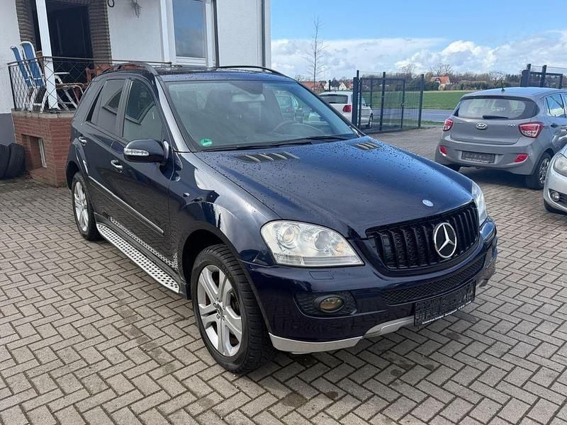 Gebraucht Mercedes ML320 224 PS (164 kW) 2006 Blau SUV
