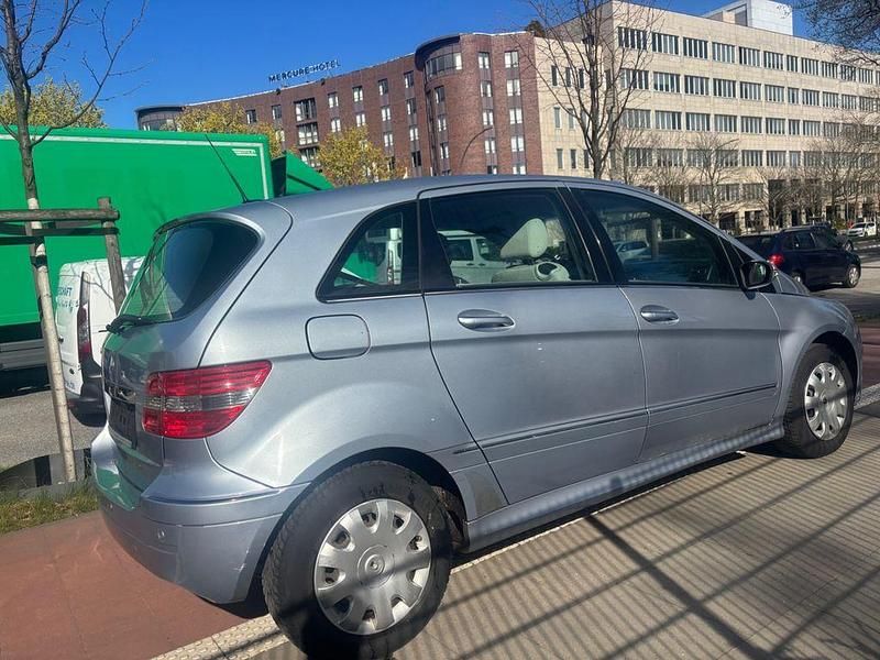 Gebraucht Mercedes B170 116 PS (85 kW) 2005 Blau Van / Kleinbus