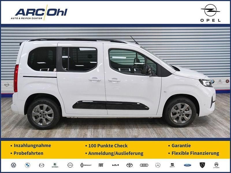Gebraucht Opel Combo Life 131 PS (96 kW) 2024 Weiß Van / Kleinbus