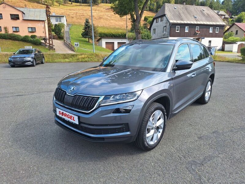 Grau Gebraucht 2019 Skoda Kodiaq Soleil SUV | 27.770 € (Fairer Preis) - Bild 1/4