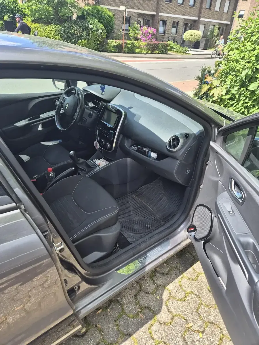 Gebraucht Renault Clio IV 65 PS (47 kW) 2015 Grau Kleinwagen