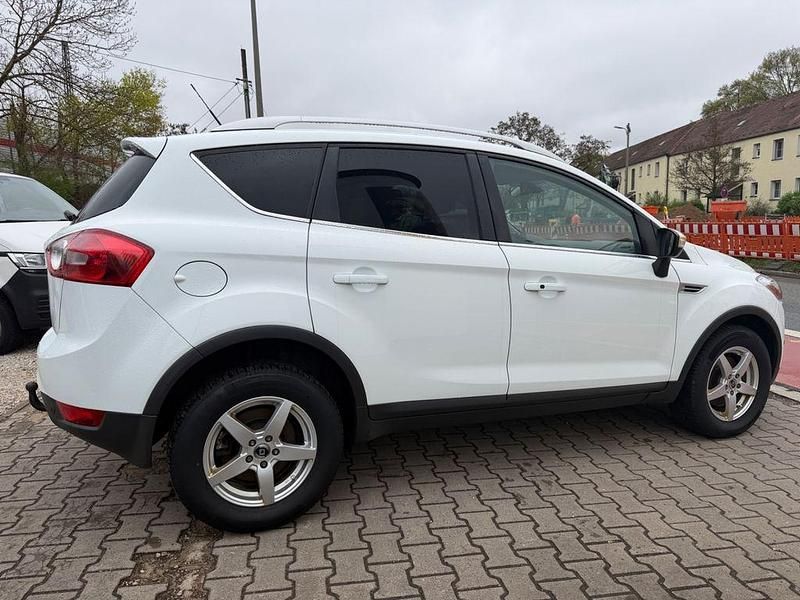 Gebraucht Ford Kuga Titanium 140 PS (102 kW) 2012 Weiß SUV