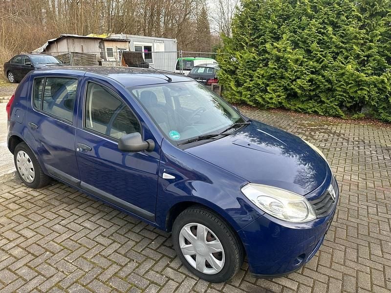 Gebraucht Dacia Sandero 75 PS (55 kW) 2009 Blau Limousine