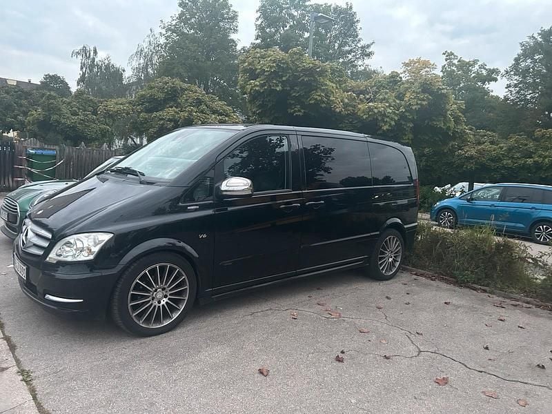 Schwarz Gebraucht 2012 Mercedes Viano Van / Kleinbus | 19.500 € (Teuer) - Bild 1/1