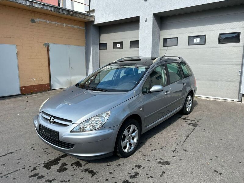 Grau Gebraucht 2002 Peugeot 307 Kombi | 1.990 € (Etwas zu teuer) - Bild 1/4