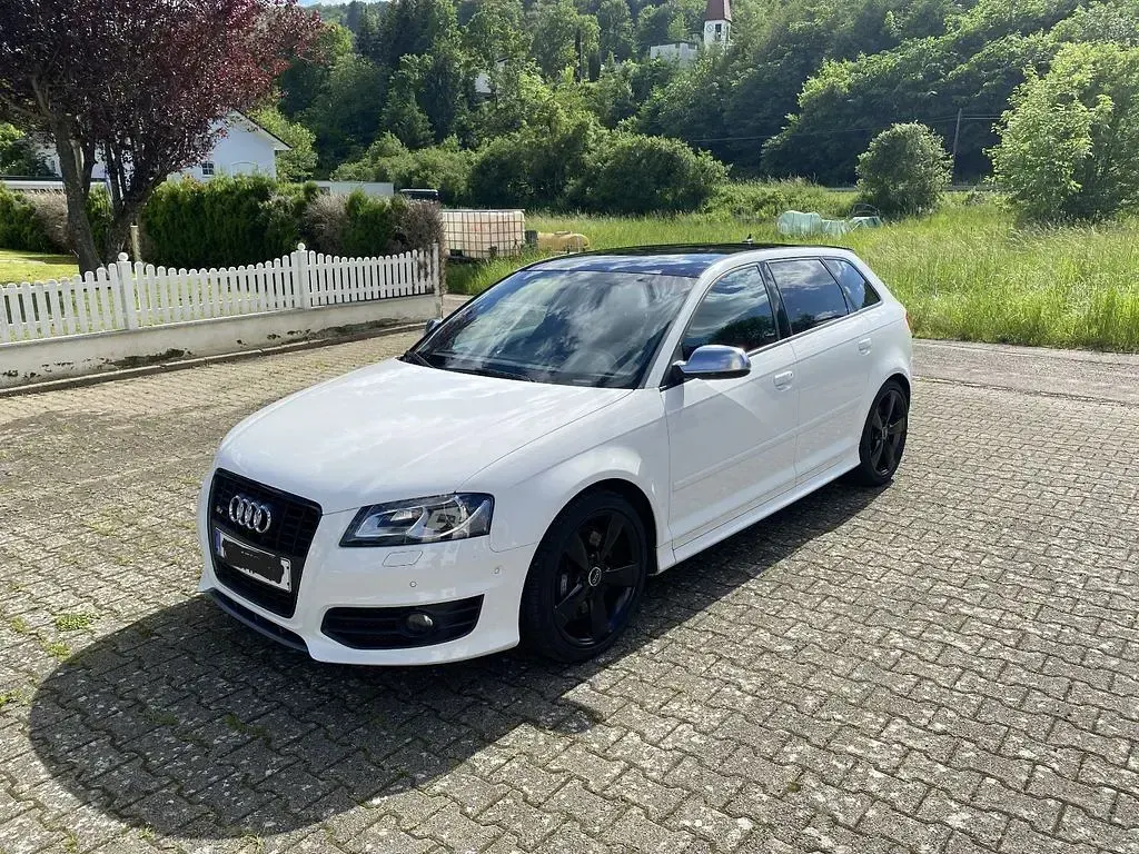 Gebraucht Audi S3 Sport 265 PS (194 kW) 2011 Weiß Kleinwagen