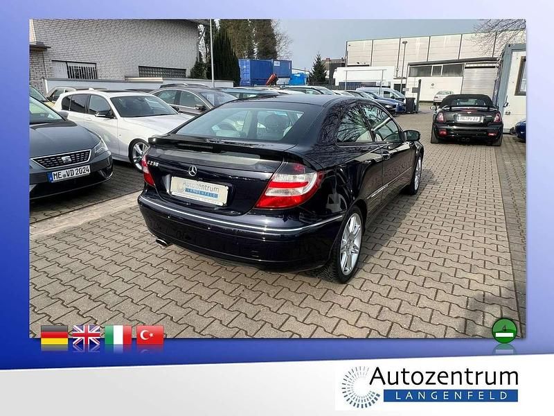 Gebraucht Mercedes C230 204 PS (150 kW) 2006 Tansanitblau met. Coupé