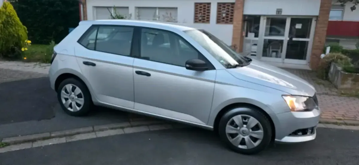 Gebraucht Skoda Fabia 60 PS (44 kW) 2016 Silber Kleinwagen