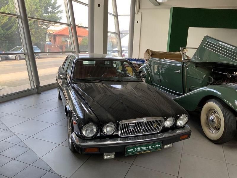 Gebraucht Jaguar XJ6 205 PS (150 kW) 1982 Schwarz Limousine