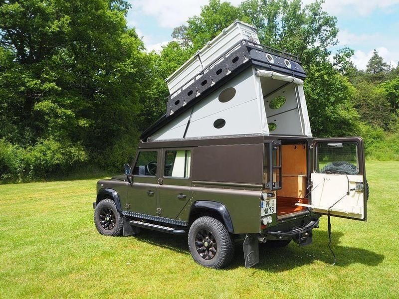 Gebraucht Land Rover Defender 122 PS (89 kW) 2013 Braun Kombi