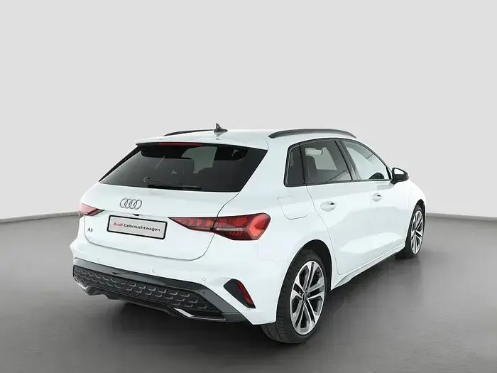 Gebraucht Audi A3 S-Line 204 PS (150 kW) 2025 Gletscherweiss Limousine