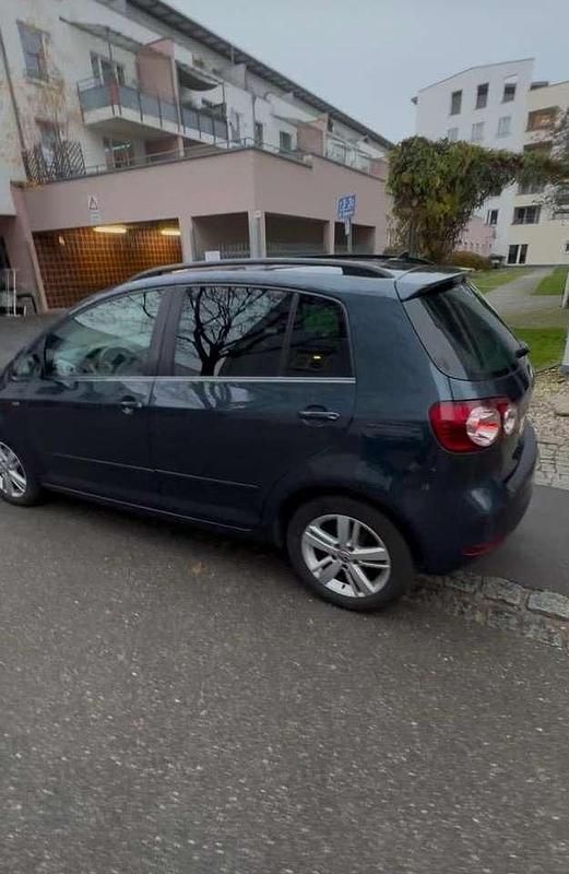 Gebraucht VW Golf VII Match 105 PS (77 kW) 2012 Blau Kleinwagen
