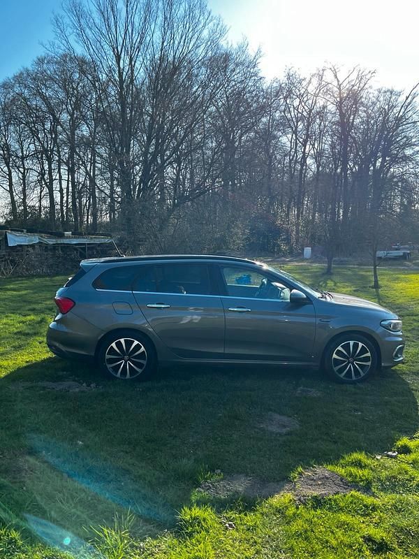 Gebraucht Fiat Tipo 122 PS (89 kW) 2016 Grau Kombi
