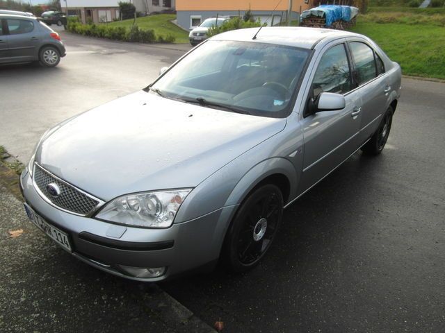 Gebraucht Ford Mondeo 178 PS (130 kW) 2003 Silber metallic Limousine
