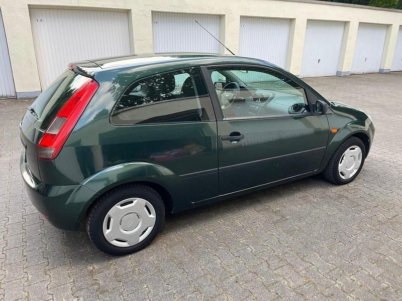 Gebraucht Ford Fiesta 75 PS (55 kW) 2005 Grün Kleinwagen