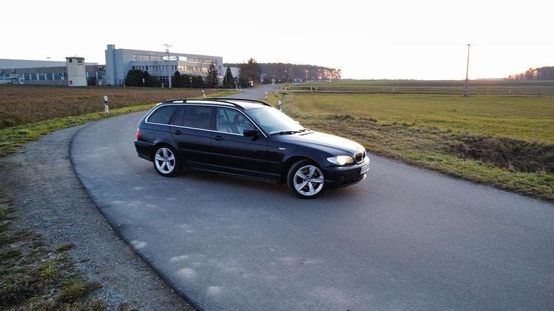 Gebraucht BMW 330 204 PS (150 kW) 2005 Blau Kombi