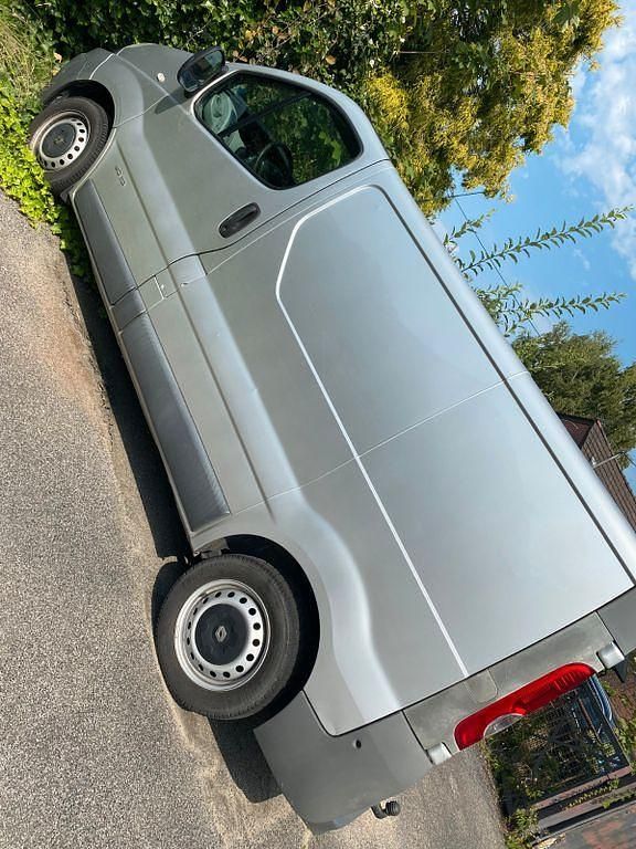 Silber Gebraucht 2009 Renault Trafic Van / Kleinbus | 2.900 € - Bild 1/4